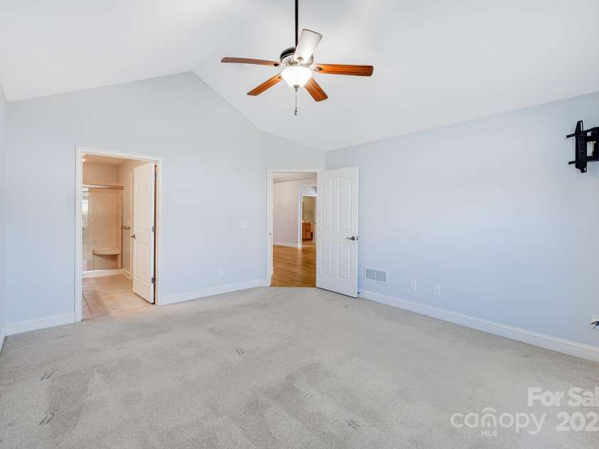 70 Summerfield Place, Flat Rock, NC 28731.  MLS# CAR4220615, YatesRealty ID 3844. 