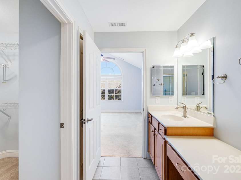 70 Summerfield Place, Flat Rock, NC 28731.  MLS# CAR4220615, YatesRealty ID 3844. 
