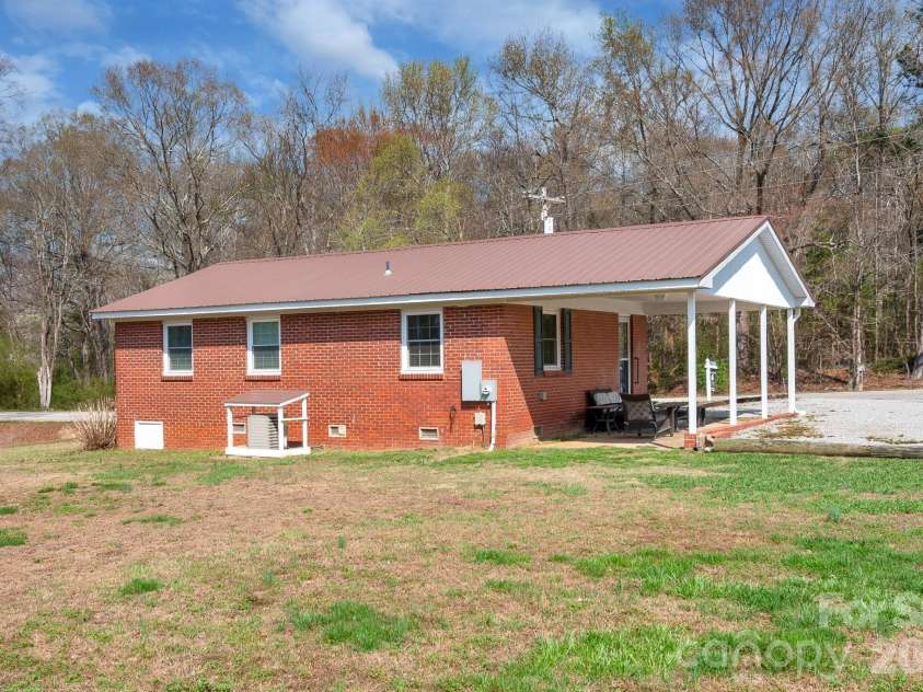 741 Mangum School Road, Pageland, SC 29728.  MLS# CAR4347595, YatesRealty ID 3844. 