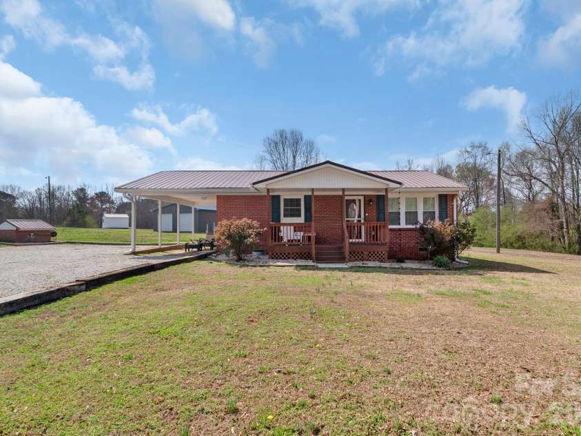 741 Mangum School Road, Pageland, SC 29728.  MLS# CAR4347595, YatesRealty ID 3844. 