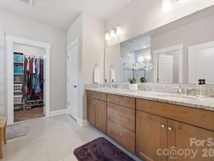 1012 Overlake Drive, Belmont, NC 28012.  MLS# CAR4400980, YatesRealty ID 38441. 
