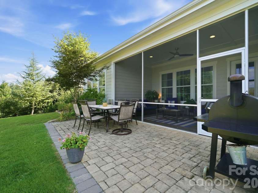 1012 Overlake Drive, Belmont, NC 28012.  MLS# CAR4400980, YatesRealty ID 38441. 