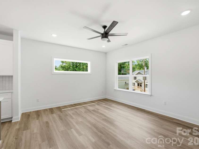 210 8th Avenue Drive, Hickory, NC 28602.  MLS# CAR4400461, YatesRealty ID 38442. Living Room with Transom Window