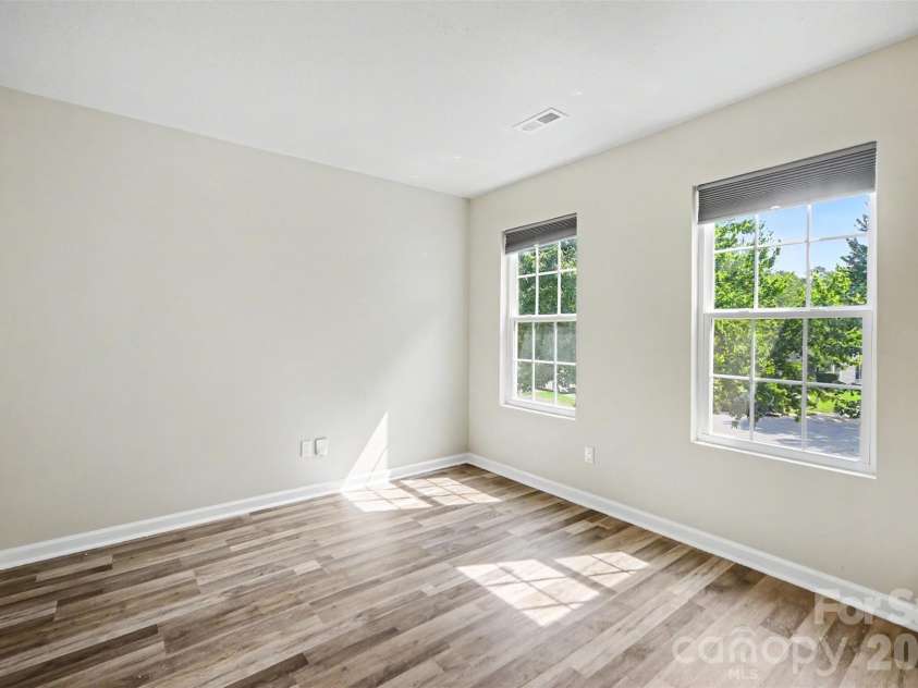 6111 Whispering Brook Court, Charlotte, NC 28216.  MLS# CAR4400967, YatesRealty ID 38444. 
