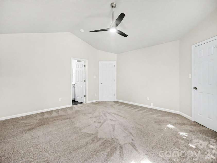 6111 Whispering Brook Court, Charlotte, NC 28216.  MLS# CAR4400967, YatesRealty ID 38444. 