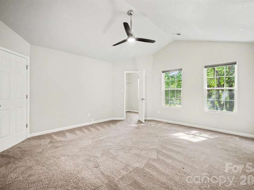 6111 Whispering Brook Court, Charlotte, NC 28216.  MLS# CAR4400967, YatesRealty ID 38444. 