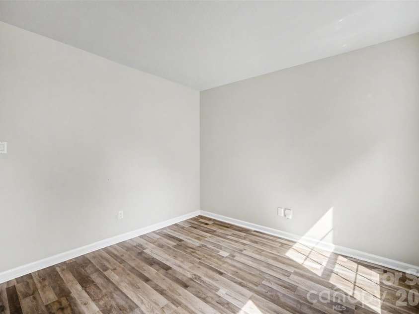 6111 Whispering Brook Court, Charlotte, NC 28216.  MLS# CAR4400967, YatesRealty ID 38444. 
