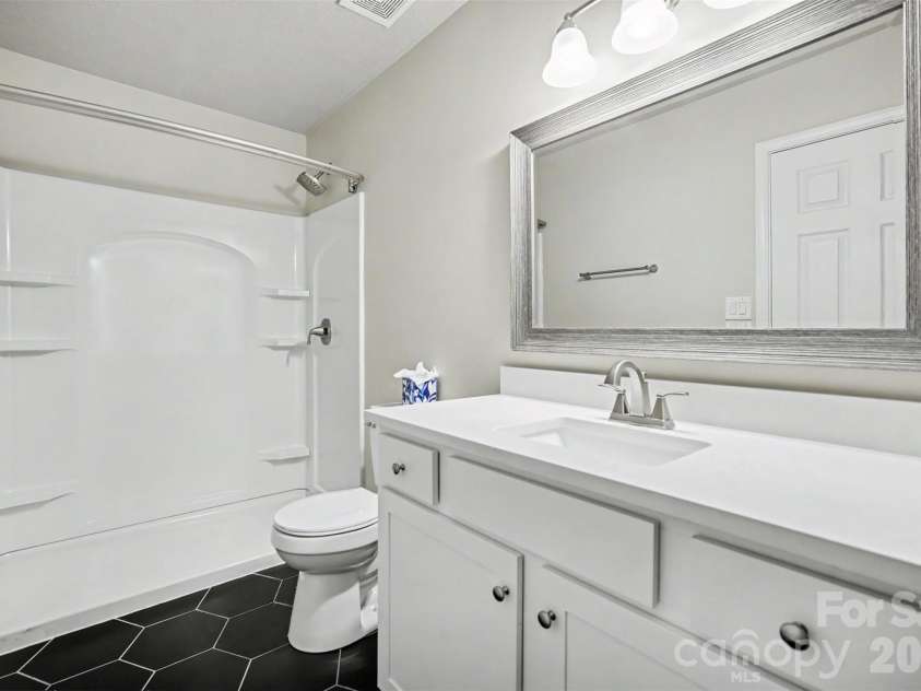 6111 Whispering Brook Court, Charlotte, NC 28216.  MLS# CAR4400967, YatesRealty ID 38444. 