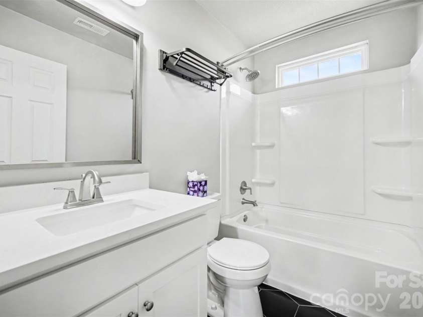 6111 Whispering Brook Court, Charlotte, NC 28216.  MLS# CAR4400967, YatesRealty ID 38444. 