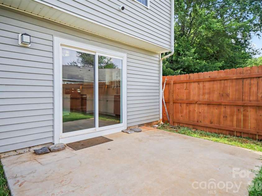 6111 Whispering Brook Court, Charlotte, NC 28216.  MLS# CAR4400967, YatesRealty ID 38444. 