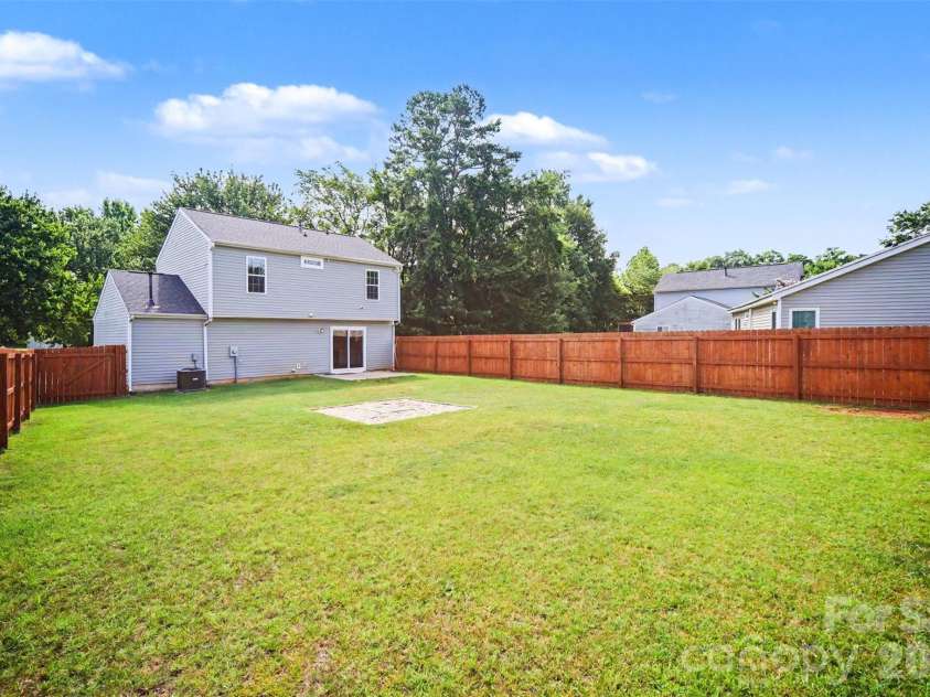 6111 Whispering Brook Court, Charlotte, NC 28216.  MLS# CAR4400967, YatesRealty ID 38444. 