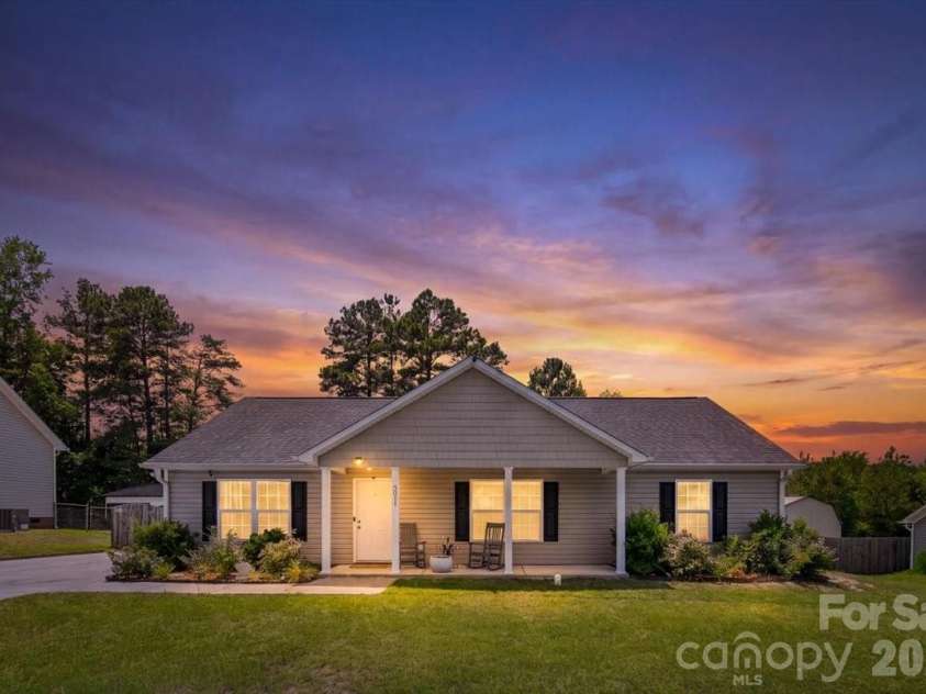 5071 Sedgefield Drive, Lancaster, SC 29720.  MLS# CAR4398451, YatesRealty ID 38445. 