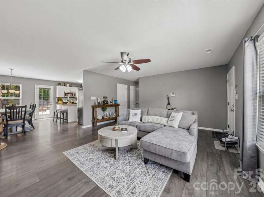 5071 Sedgefield Drive, Lancaster, SC 29720.  MLS# CAR4398451, YatesRealty ID 38445. 