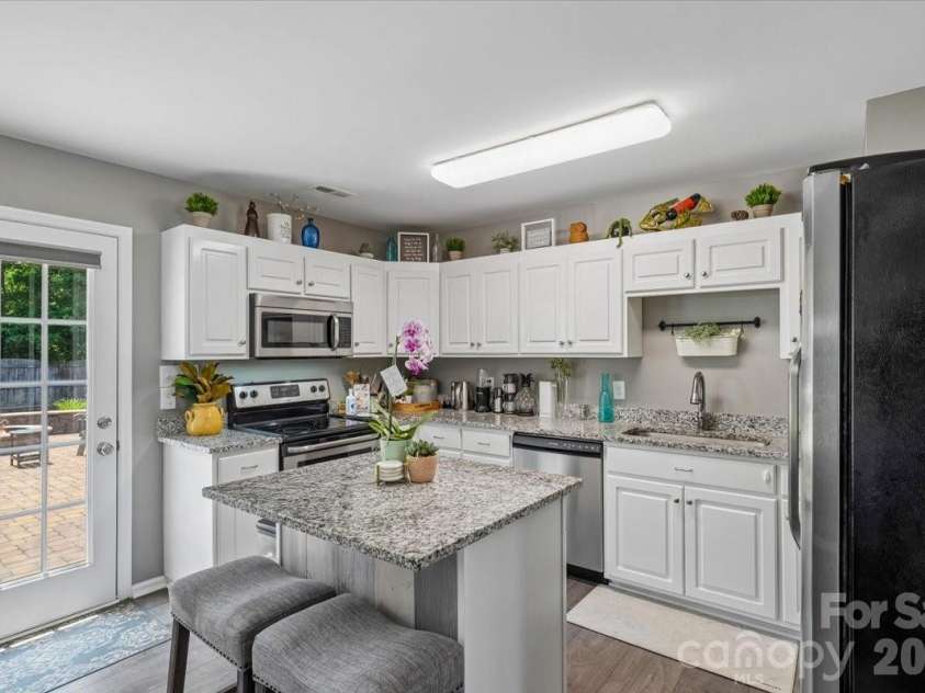 5071 Sedgefield Drive, Lancaster, SC 29720.  MLS# CAR4398451, YatesRealty ID 38445. 