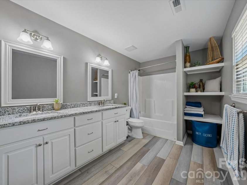 5071 Sedgefield Drive, Lancaster, SC 29720.  MLS# CAR4398451, YatesRealty ID 38445. Primary bath