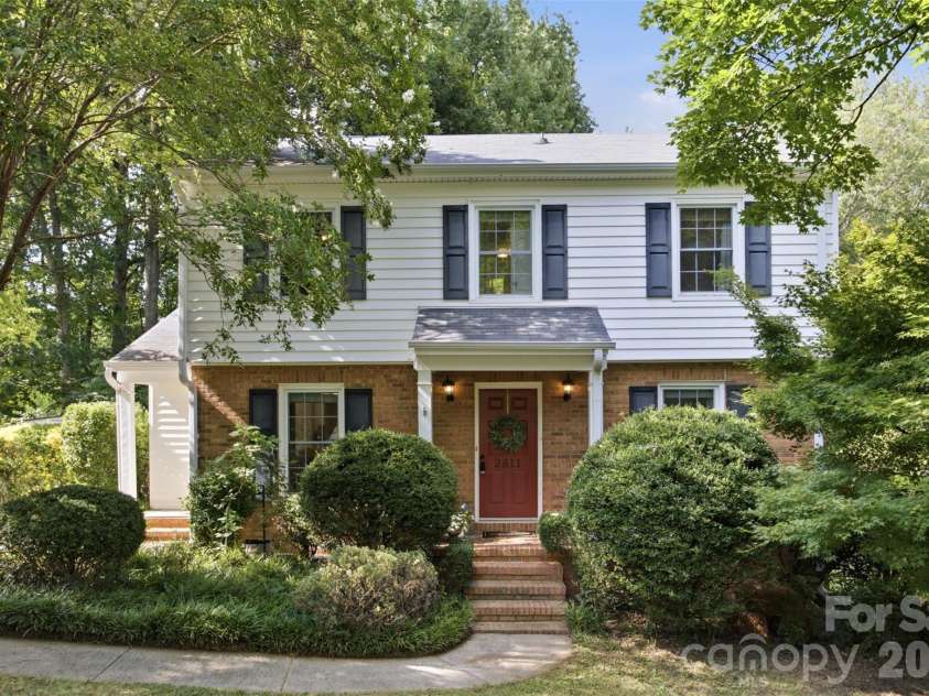 2811 Creekbed Lane, Charlotte, NC 28210.  MLS# CAR4401236, YatesRealty ID 38446. 