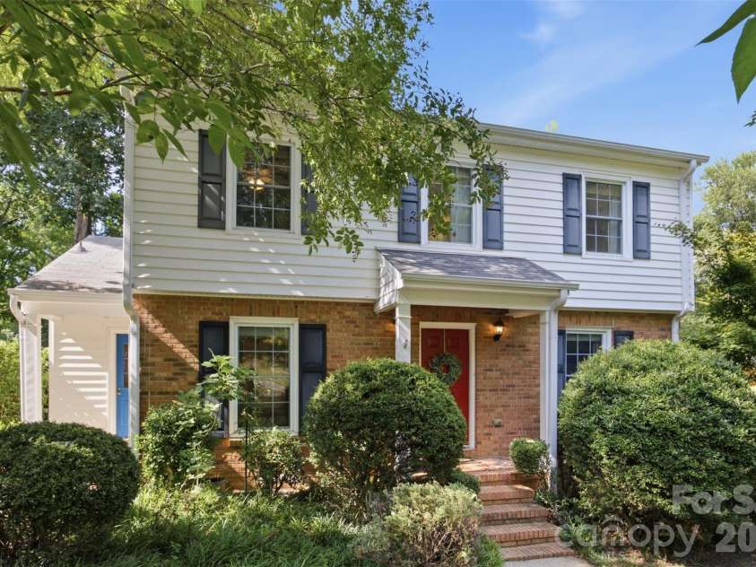 2811 Creekbed Lane, Charlotte, NC 28210.  MLS# CAR4401236, YatesRealty ID 38446. 