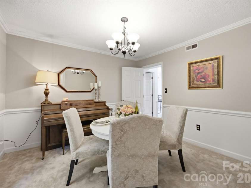 2811 Creekbed Lane, Charlotte, NC 28210.  MLS# CAR4401236, YatesRealty ID 38446. 