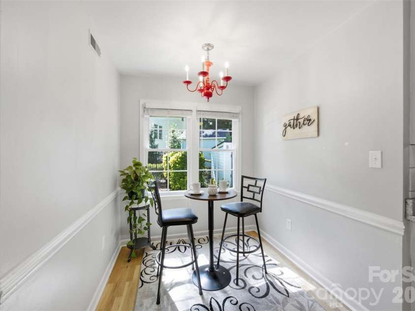 2811 Creekbed Lane, Charlotte, NC 28210.  MLS# CAR4401236, YatesRealty ID 38446. 