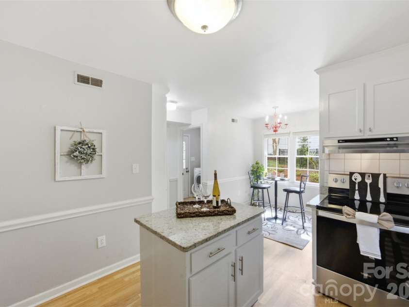 2811 Creekbed Lane, Charlotte, NC 28210.  MLS# CAR4401236, YatesRealty ID 38446. 