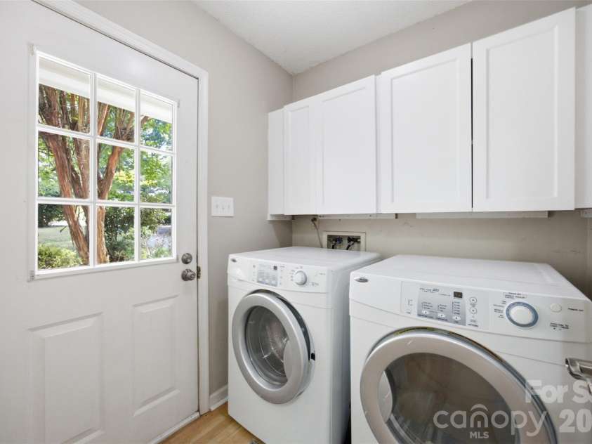 2811 Creekbed Lane, Charlotte, NC 28210.  MLS# CAR4401236, YatesRealty ID 38446. 
