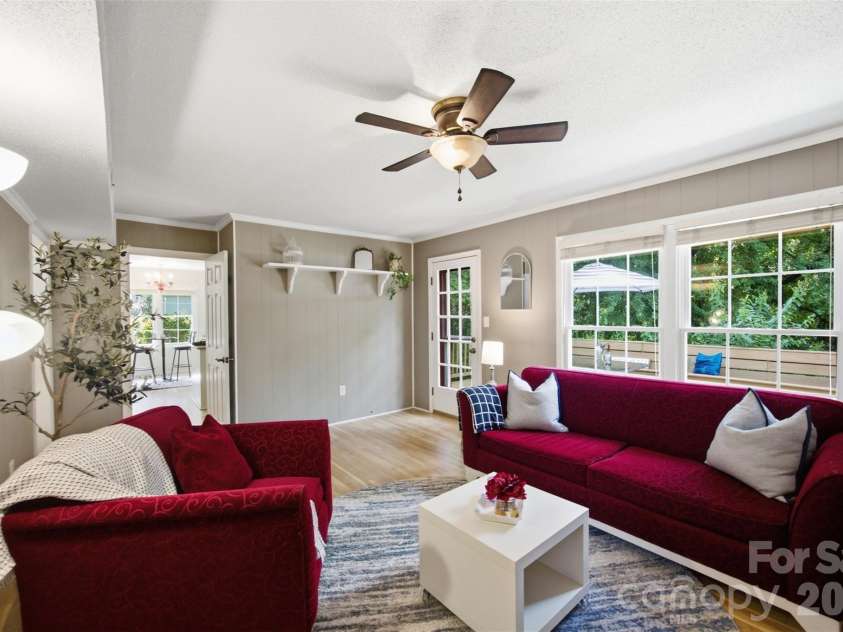2811 Creekbed Lane, Charlotte, NC 28210.  MLS# CAR4401236, YatesRealty ID 38446. 