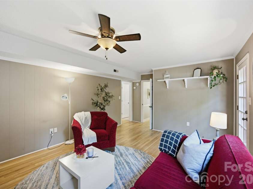 2811 Creekbed Lane, Charlotte, NC 28210.  MLS# CAR4401236, YatesRealty ID 38446. 
