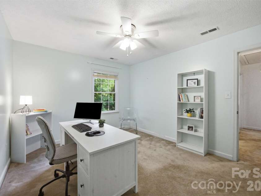 2811 Creekbed Lane, Charlotte, NC 28210.  MLS# CAR4401236, YatesRealty ID 38446. 
