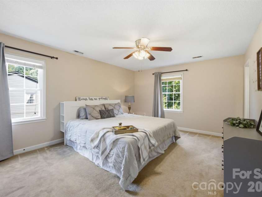 2811 Creekbed Lane, Charlotte, NC 28210.  MLS# CAR4401236, YatesRealty ID 38446. 