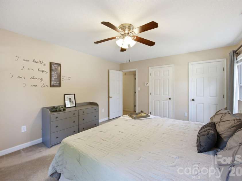 2811 Creekbed Lane, Charlotte, NC 28210.  MLS# CAR4401236, YatesRealty ID 38446. 