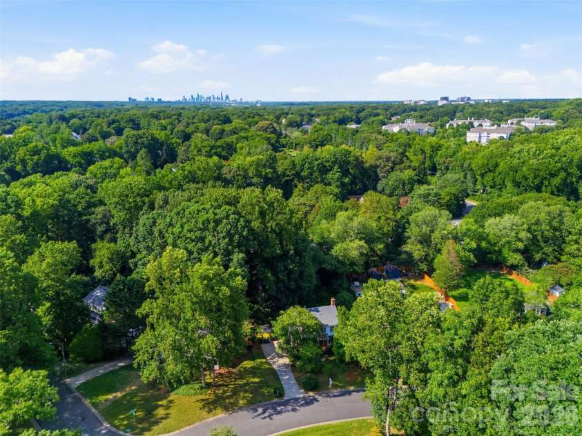 2811 Creekbed Lane, Charlotte, NC 28210.  MLS# CAR4401236, YatesRealty ID 38446. 