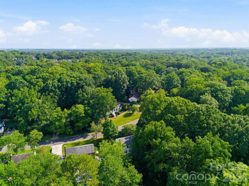 2811 Creekbed Lane, Charlotte, NC 28210.  MLS# CAR4401236, YatesRealty ID 38446. 