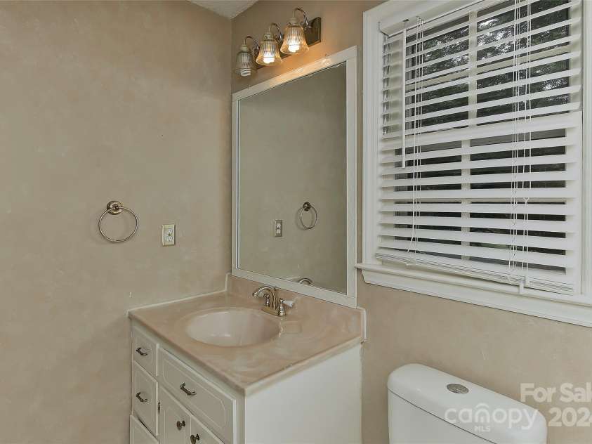 13901 Phillips Road, Matthews, NC 28105.  MLS# CAR4172969, YatesRealty ID 3845. 