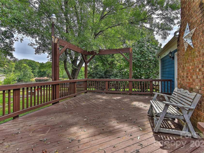 13901 Phillips Road, Matthews, NC 28105.  MLS# CAR4172969, YatesRealty ID 3845. 