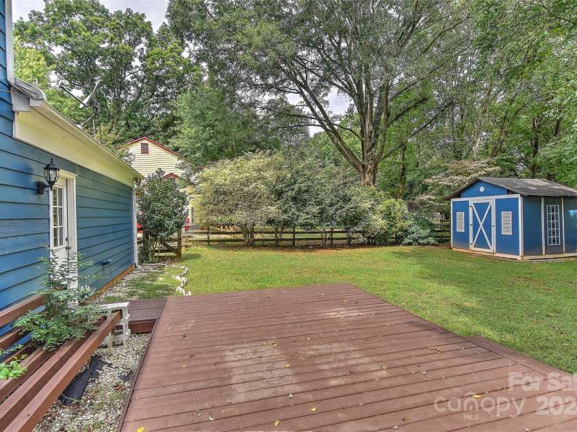 13901 Phillips Road, Matthews, NC 28105.  MLS# CAR4172969, YatesRealty ID 3845. 