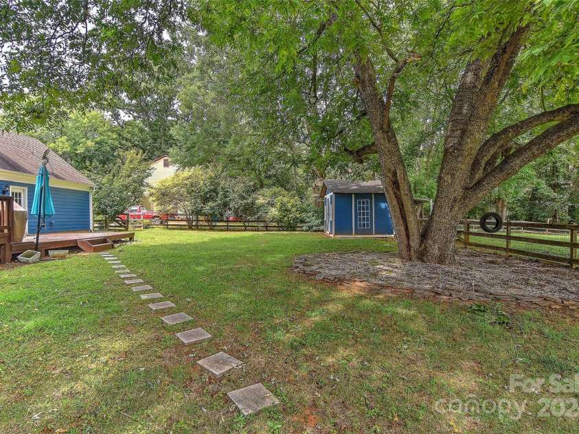 13901 Phillips Road, Matthews, NC 28105.  MLS# CAR4172969, YatesRealty ID 3845. 
