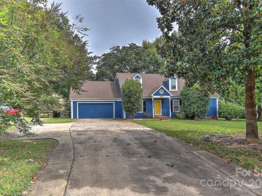 13901 Phillips Road, Matthews, NC 28105.  MLS# CAR4172969, YatesRealty ID 3845. 