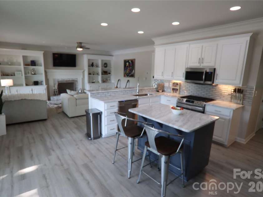 15537 Northstone Drive, Huntersville, NC 28078.  MLS# CAR4343652, YatesRealty ID 3845. 