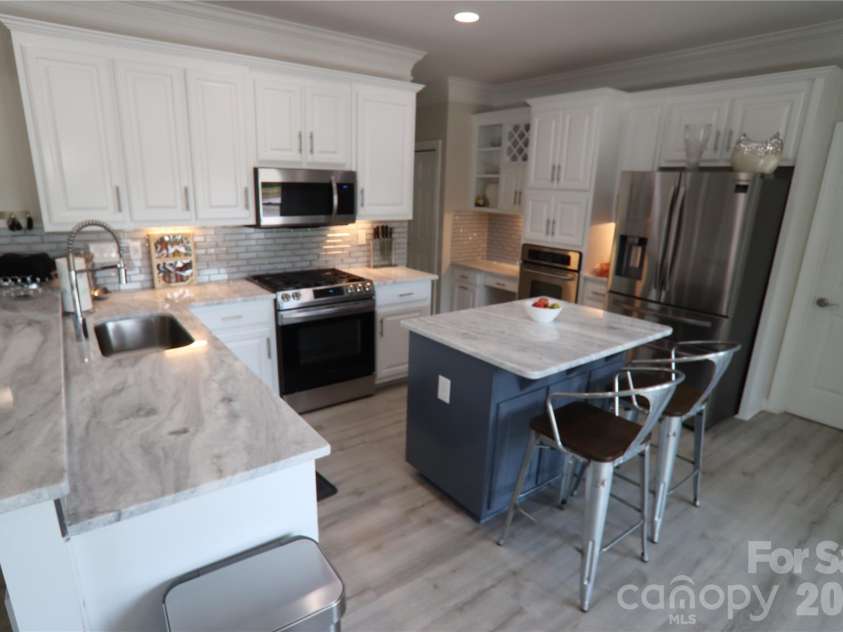 15537 Northstone Drive, Huntersville, NC 28078.  MLS# CAR4343652, YatesRealty ID 3845. 