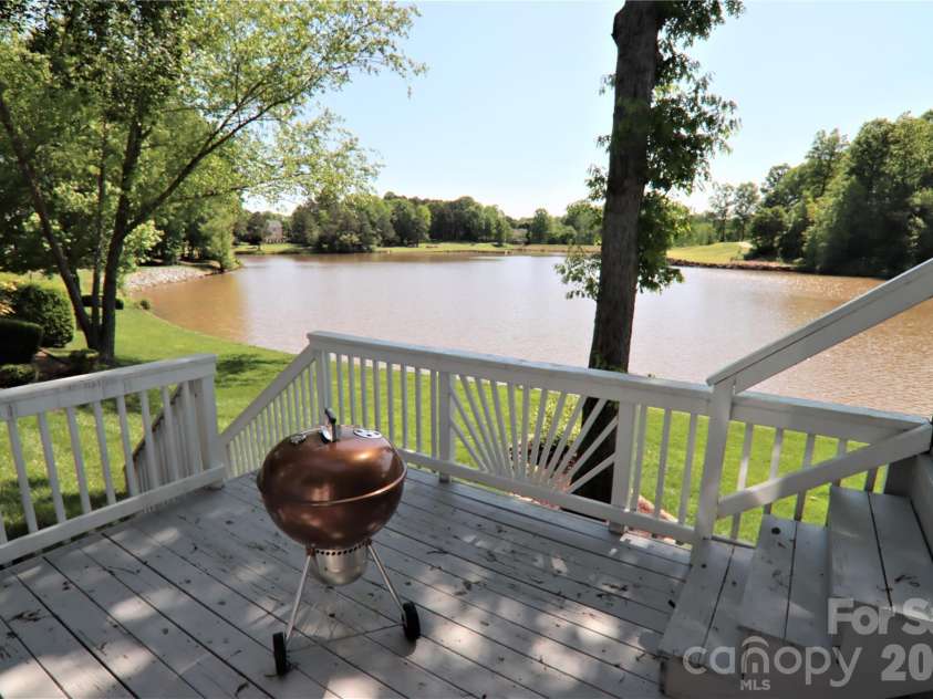 15537 Northstone Drive, Huntersville, NC 28078.  MLS# CAR4343652, YatesRealty ID 3845. 