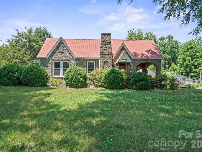 3219 US 70 Highway, Morganton, NC 28655.  MLS# CAR4399036, YatesRealty ID 3845. 