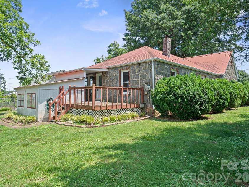 3219 US 70 Highway, Morganton, NC 28655.  MLS# CAR4399036, YatesRealty ID 3845. 