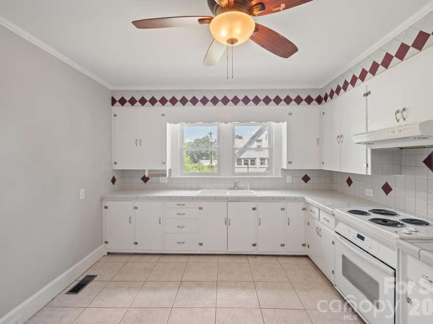 3219 US 70 Highway, Morganton, NC 28655.  MLS# CAR4399036, YatesRealty ID 3845. 