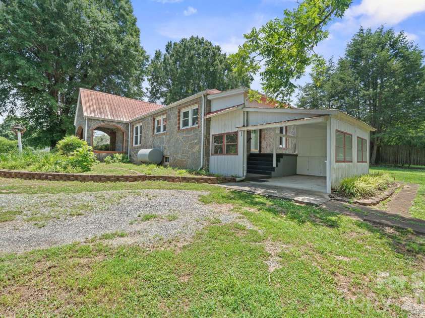 3219 US 70 Highway, Morganton, NC 28655.  MLS# CAR4399036, YatesRealty ID 3845. 
