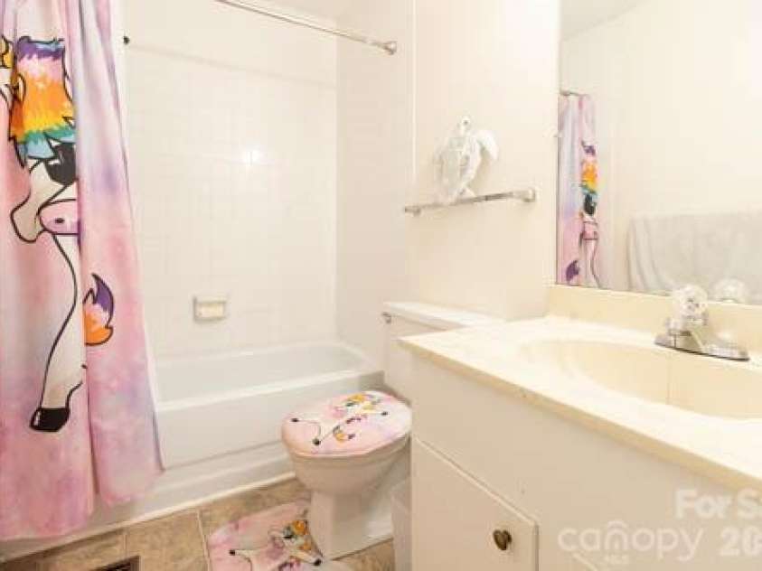 1050 21st Avenue Avenue, Hickory, NC 28604.  MLS# CAR4375611, YatesRealty ID 38450. Full Bath on Second Floor