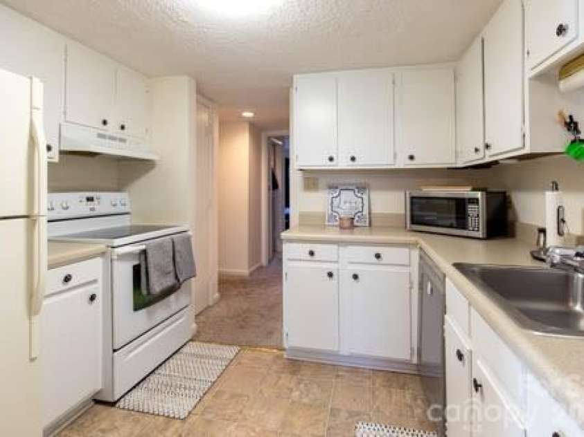1050 21st Avenue Avenue, Hickory, NC 28604.  MLS# CAR4375611, YatesRealty ID 38450. Kitchen Offer Great Counter Space
