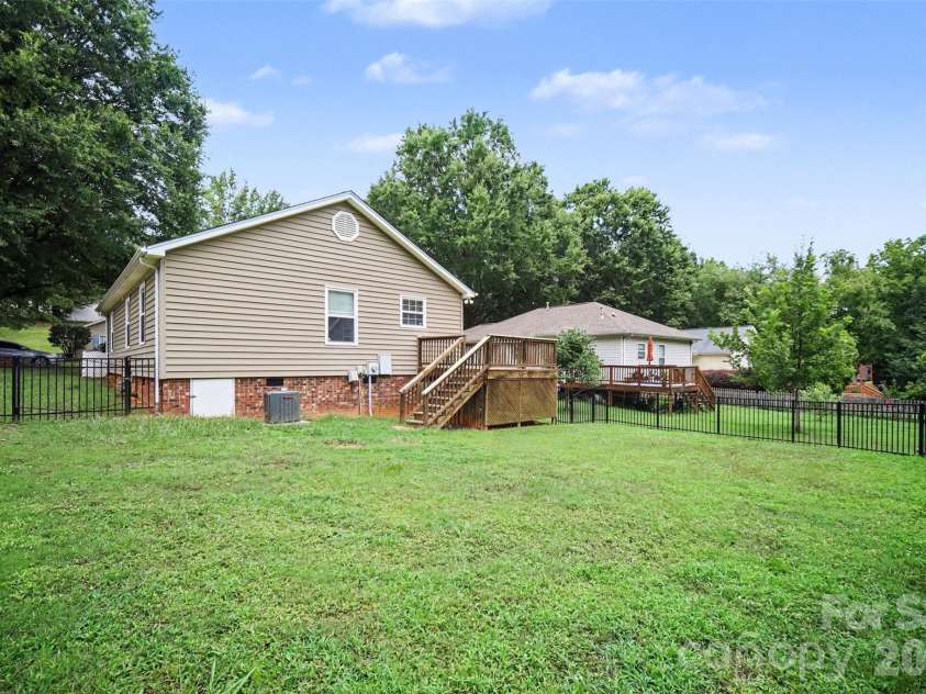 127 Pratt Street, Belmont, NC 28012.  MLS# CAR4395967, YatesRealty ID 38453. Back Yard