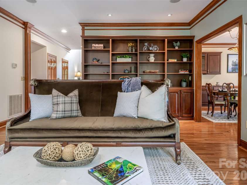 23 Boddington Court, Asheville, NC 28803.  MLS# CAR4392523, YatesRealty ID 38455. 