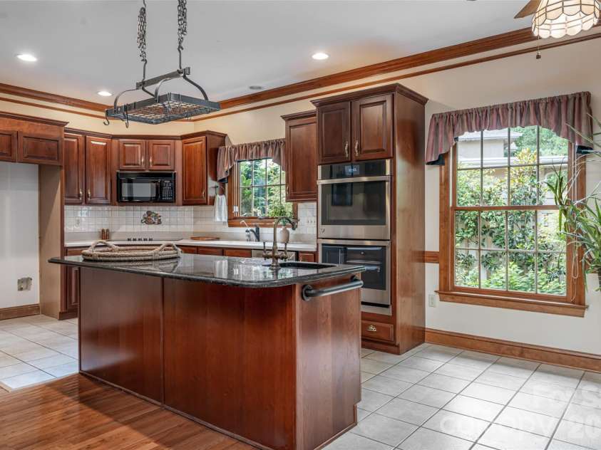 23 Boddington Court, Asheville, NC 28803.  MLS# CAR4392523, YatesRealty ID 38455. 