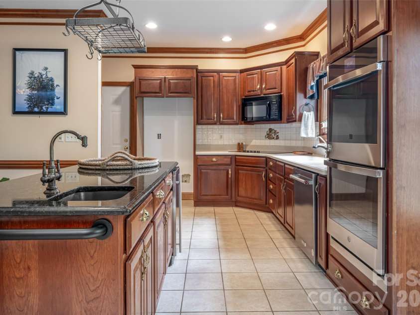 23 Boddington Court, Asheville, NC 28803.  MLS# CAR4392523, YatesRealty ID 38455. 